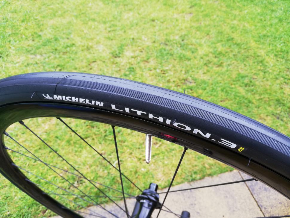 Review: Michelin Lithion 3 tyre |