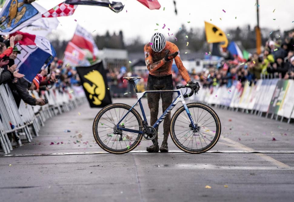 canyon cyclocross bike