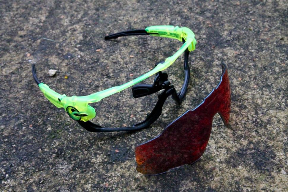 Review: Oakley Jawbreaker Prizm Trail - BikeMag