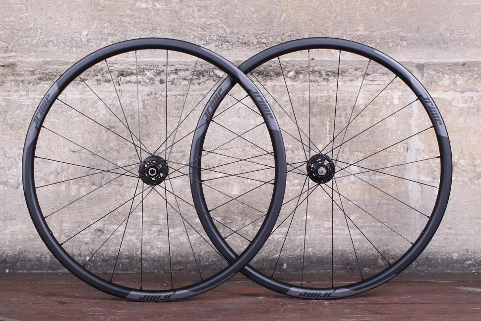 carbon clincher disc wheelset