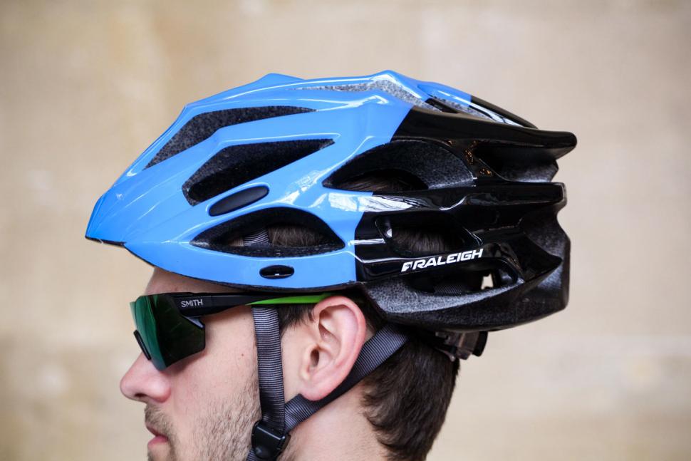 Review Raleigh Extreme Pro Helmet road.cc