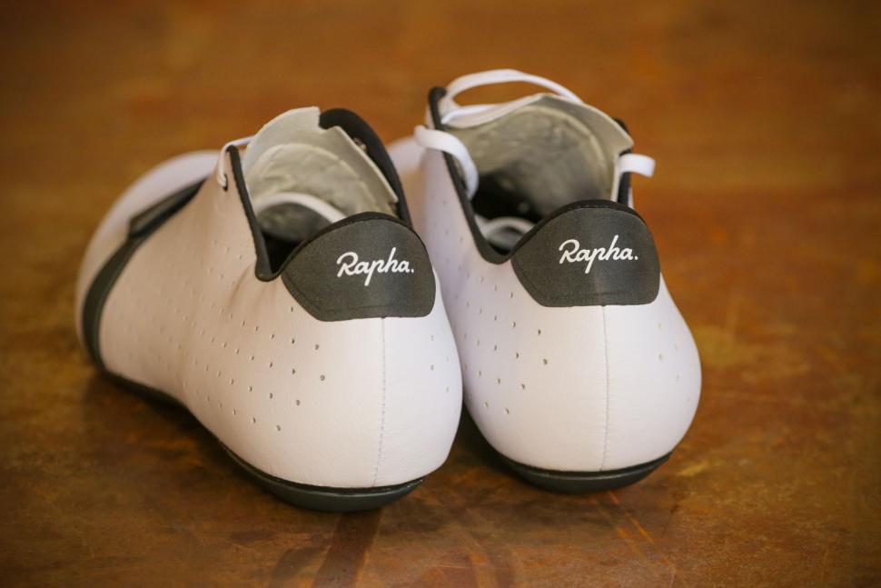 安い直送FI211 ラファ Rapha Classic Shoes ビンディングシューズ ロード用 EU44.5 ブラックパール 27cm～