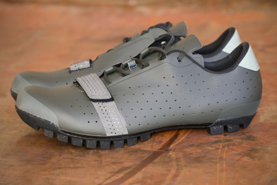 rapha cycling shoes review