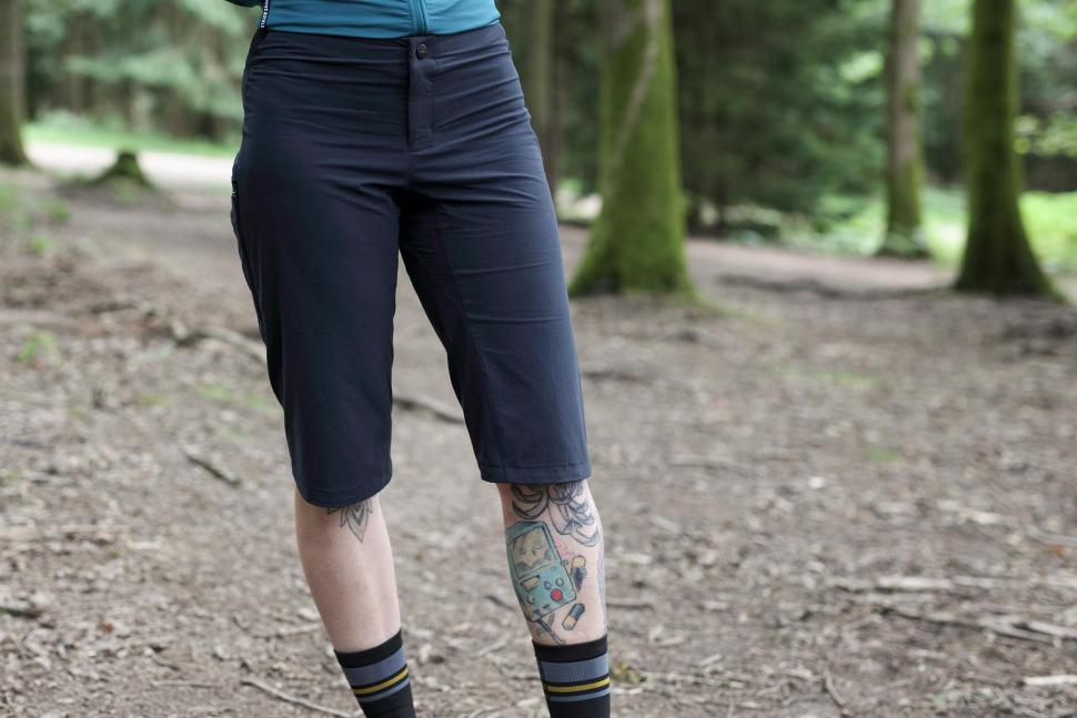 Do You Wear BikeSpecific Baggy Shorts for MTB  Singletracks Mountain Bike  News