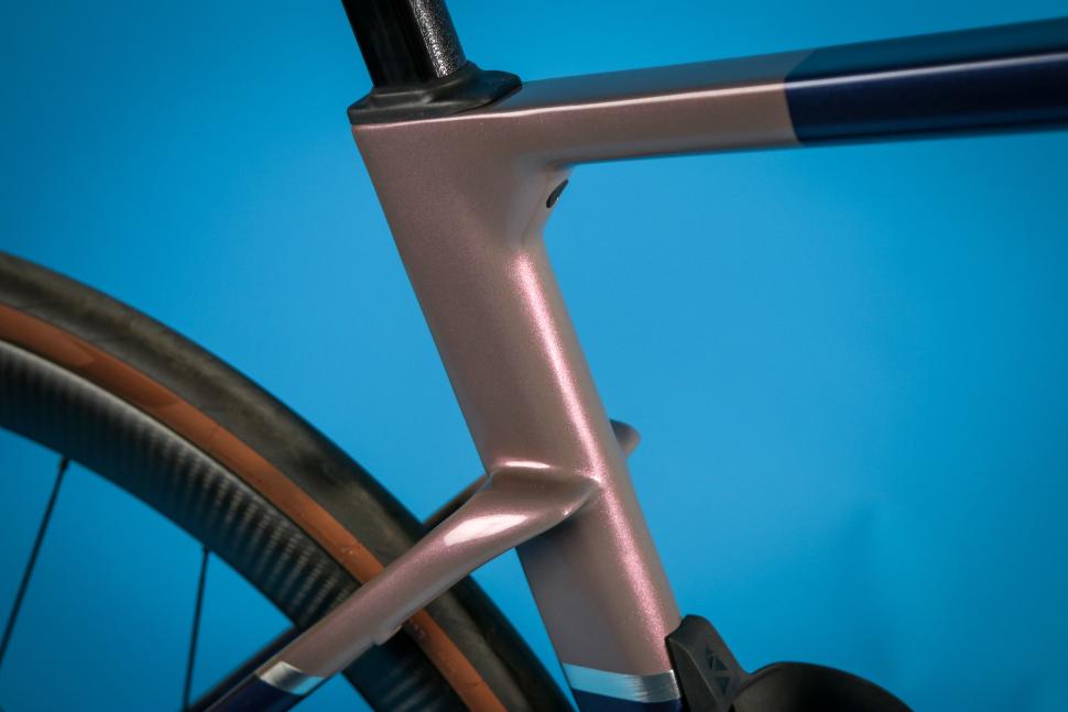 Ribble Allroad SL R e - seat tube.jpg