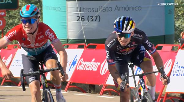 Roglic beats Lennert Van Eeetvelt after premature celebration at 2024 Vuelta (Eurosport)