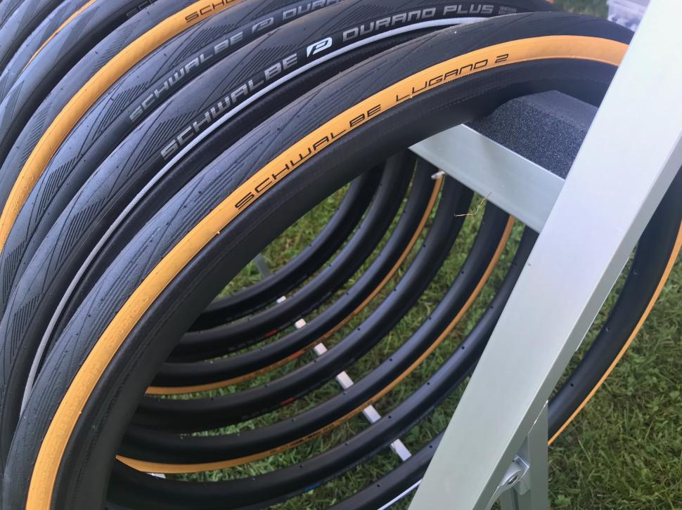 schwalbe pro one tt evo tubeless folding tyre