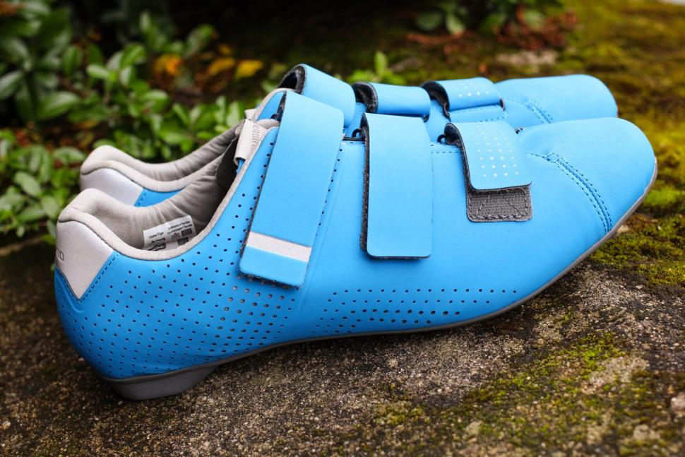 Shimano RT5 road shoes with recessed 