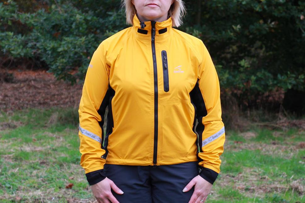 Review Showers Pass Women's Elite 2.1 waterproof jacket road.cc