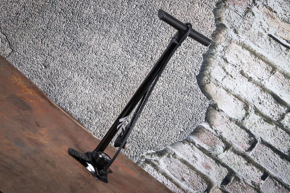 uitlijning Somber vroegrijp Review: Specialized Air Tool Sport SwitchHitter II Floor Pump | road.cc