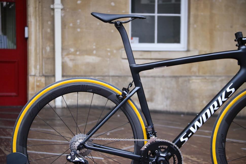Specialized S-Works Venge Review (Versus the Tarmac SL6) - Bike Chaser News