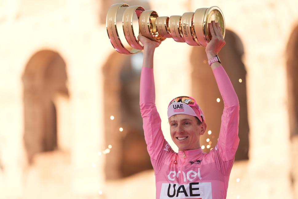 Tadej Pogačar wins the 2024 Giro d'Italia (Giro d'Italia)