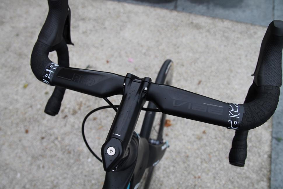 tt handlebars on road bike