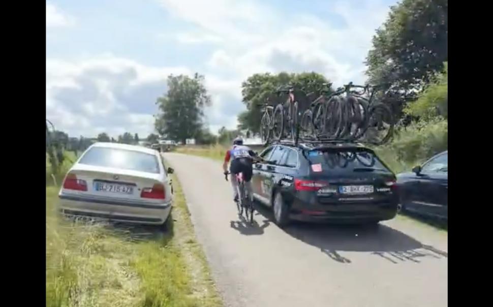 “The worst part is he did it for over 500m”: Pro cyclist disqualified for “stickiest of sticky bottles”; Police fine driver with bike on rear mount for hiding licence plate; Wout van Aert goes for double disc wheels; Drunk Pogačar + more on the live blog