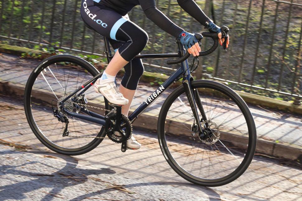 best road bikes under 1000 with disc brakes