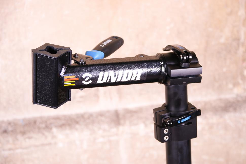 Unior's Electric Bike Stand Does Everything But Build the Bike