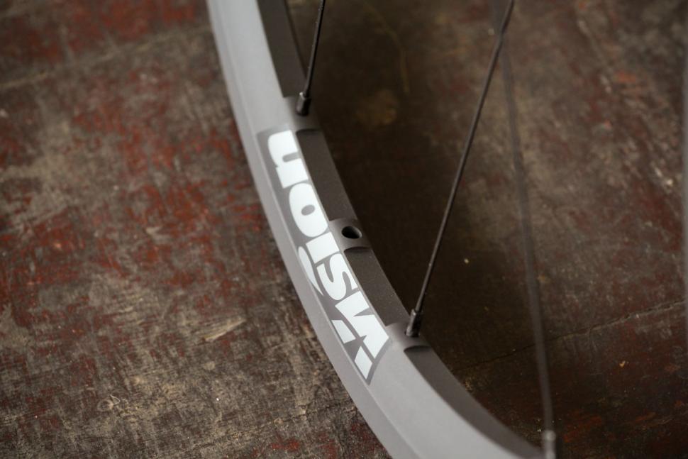 Review: Vision TriMax 30 KB wheelset | road.cc