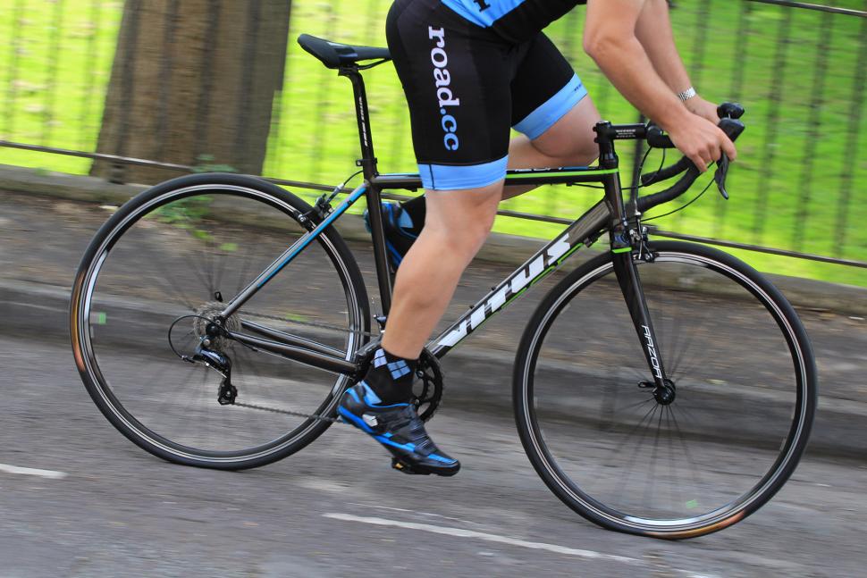 vitus razor disc road bike review