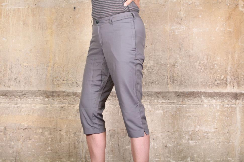 120 Lino Linen Cotton SideZip Capri Pants  Neiman Marcus