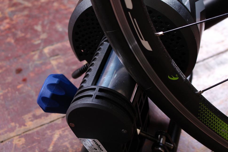 wahoo kickr snap smart bike trainer