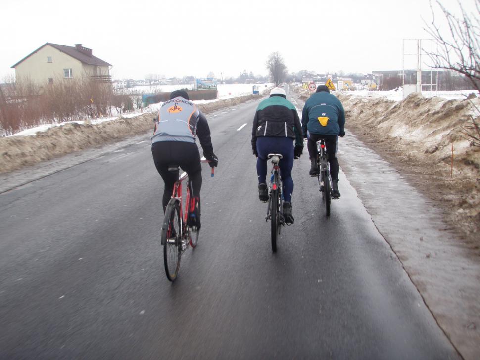 road cycling in winter