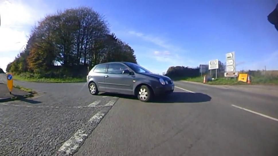 Near Miss of the Day 52: Driver pulls out on rider ... on road.cc test ...