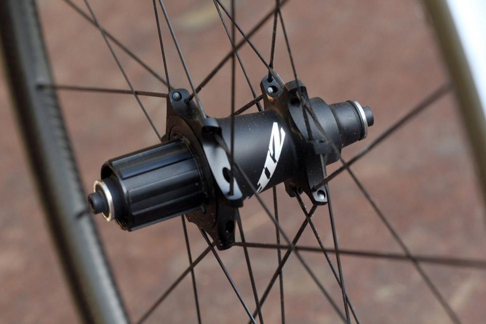 Zipp 202 deals nsw rim brake