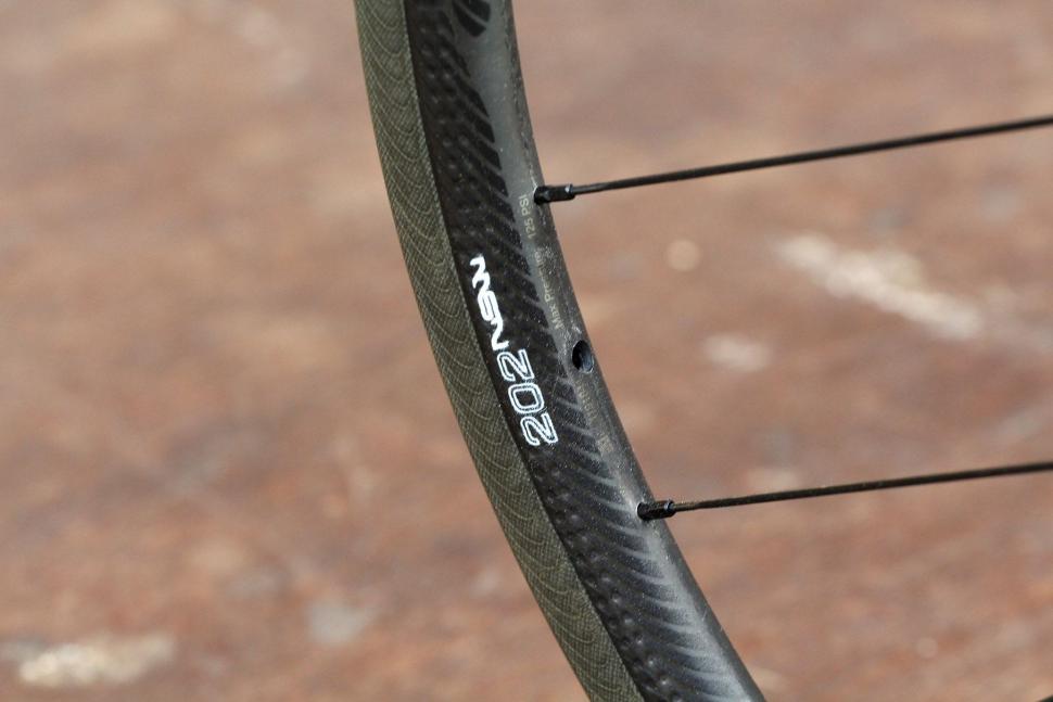 Zipp 202 nsw rim on sale brake