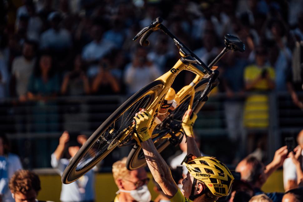 Vingegaard Cervelo S5 Tour de France Yellow Bike Zach Williams/SWPix.com