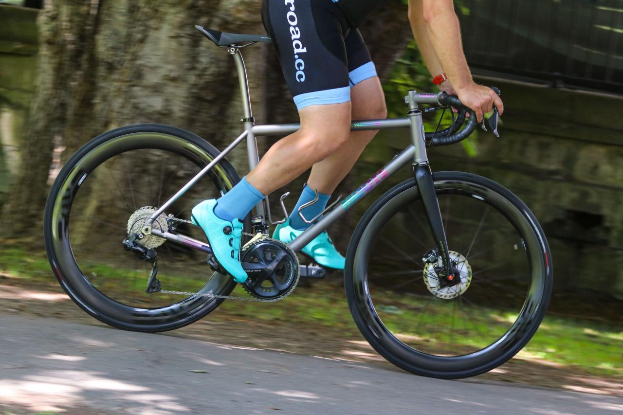 Review Moots Vamoots Disc RSL frame and fork road.cc