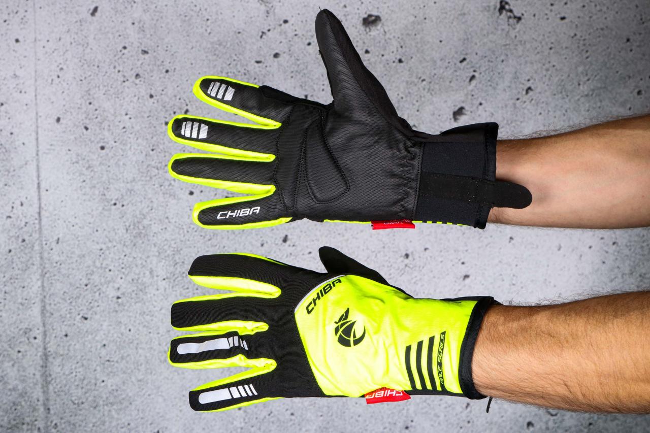 Review: Chiba 2nd Skin & Waterproof Windprotect Neon Glove Yellow in