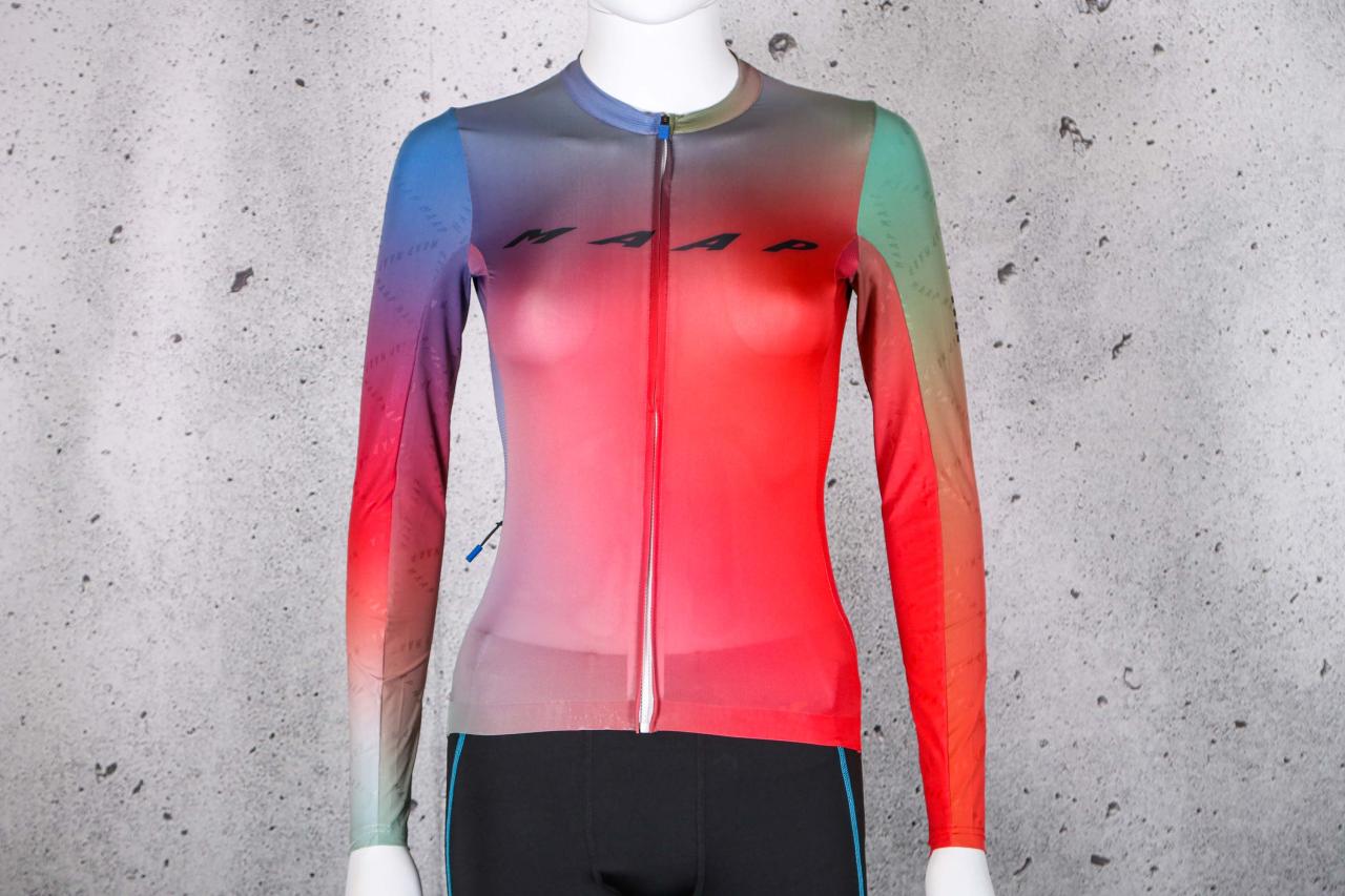 Review: MAAP Women's Blurred Out Pro Hex LS Jersey 2.0 | road.cc