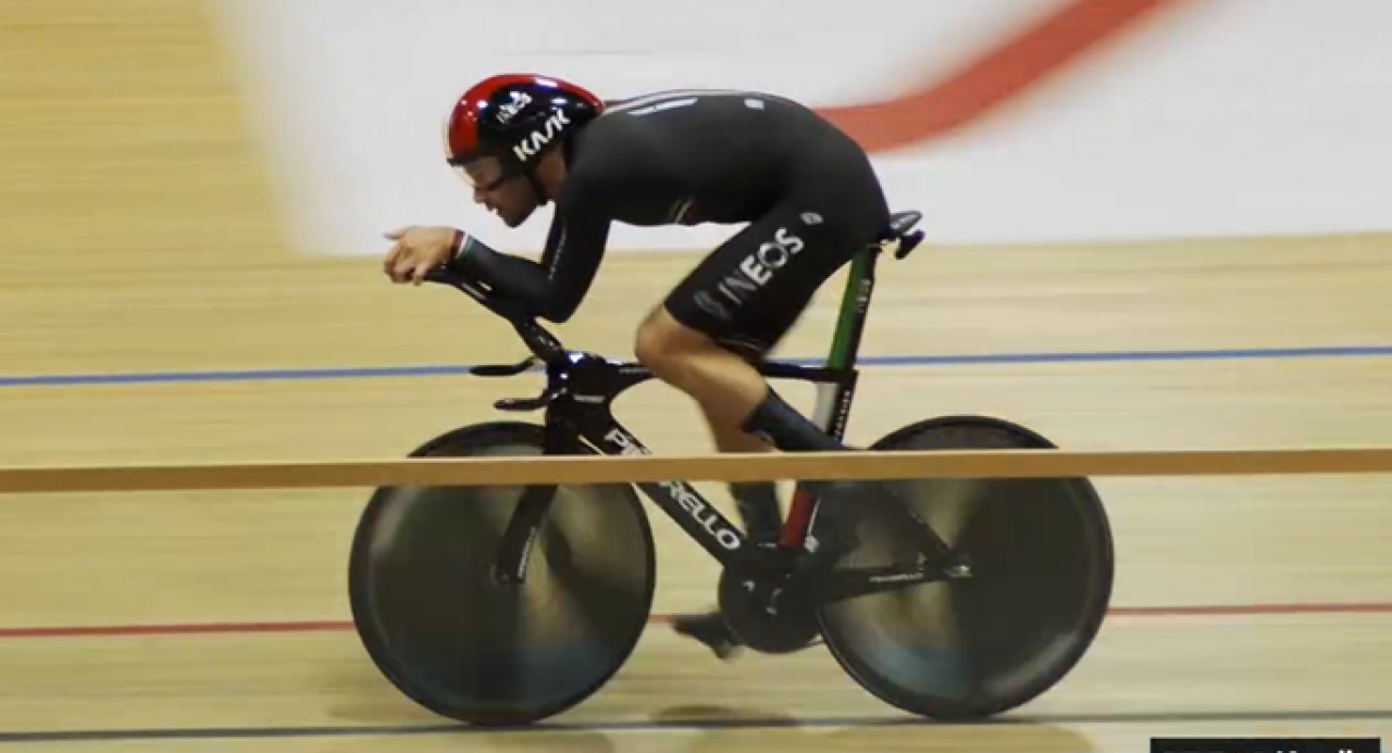 Filippo Ganna roars to spectacular new UCI Hour Record of 56.792km
