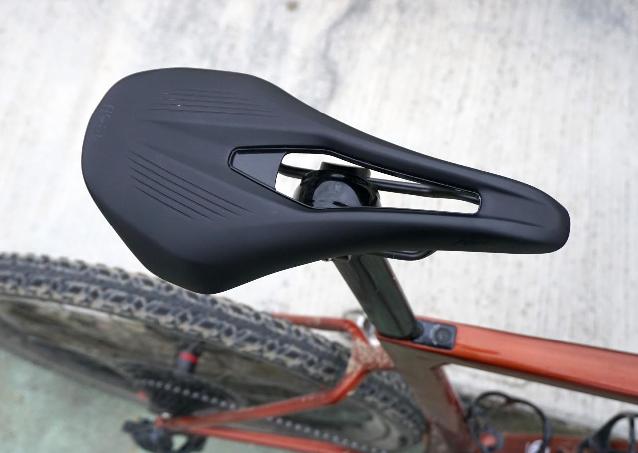 First Ride on Fizik's new Vento Argo R3 saddle - it's short but 