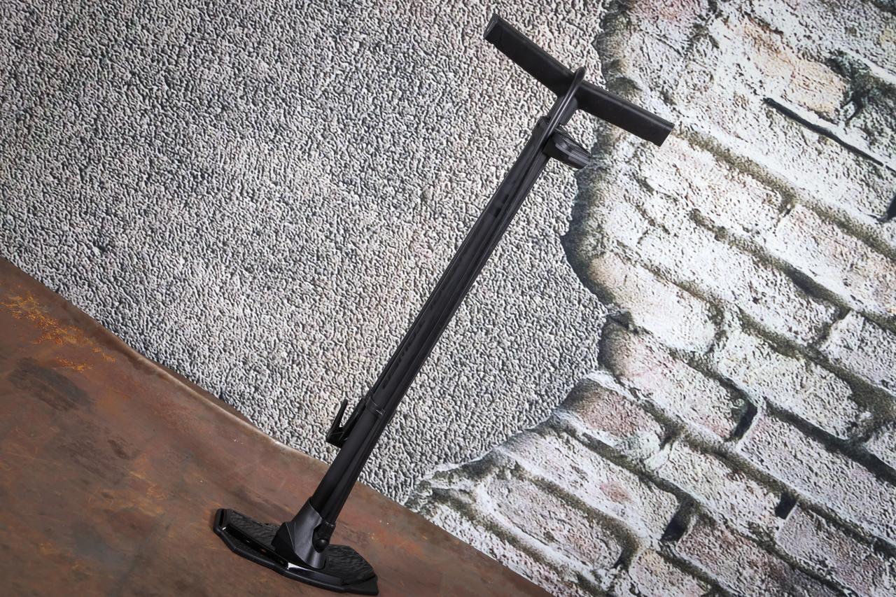 control tower 3 bike pump