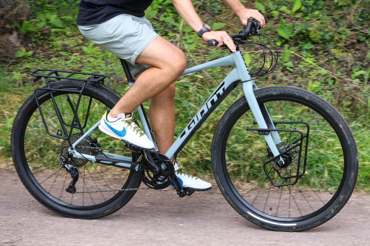 Review Giant ToughRoad SLR 1 2021 road.cc