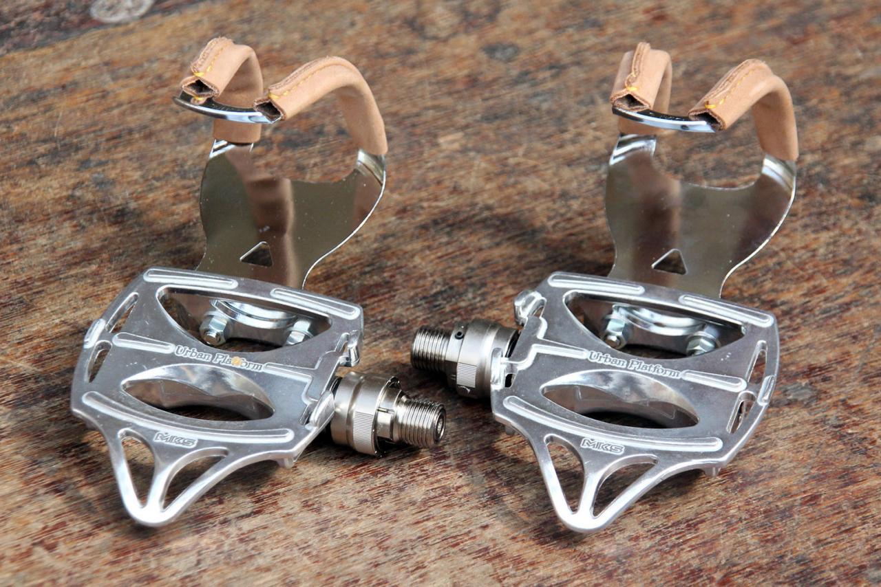 bicycle pedals with toe clips