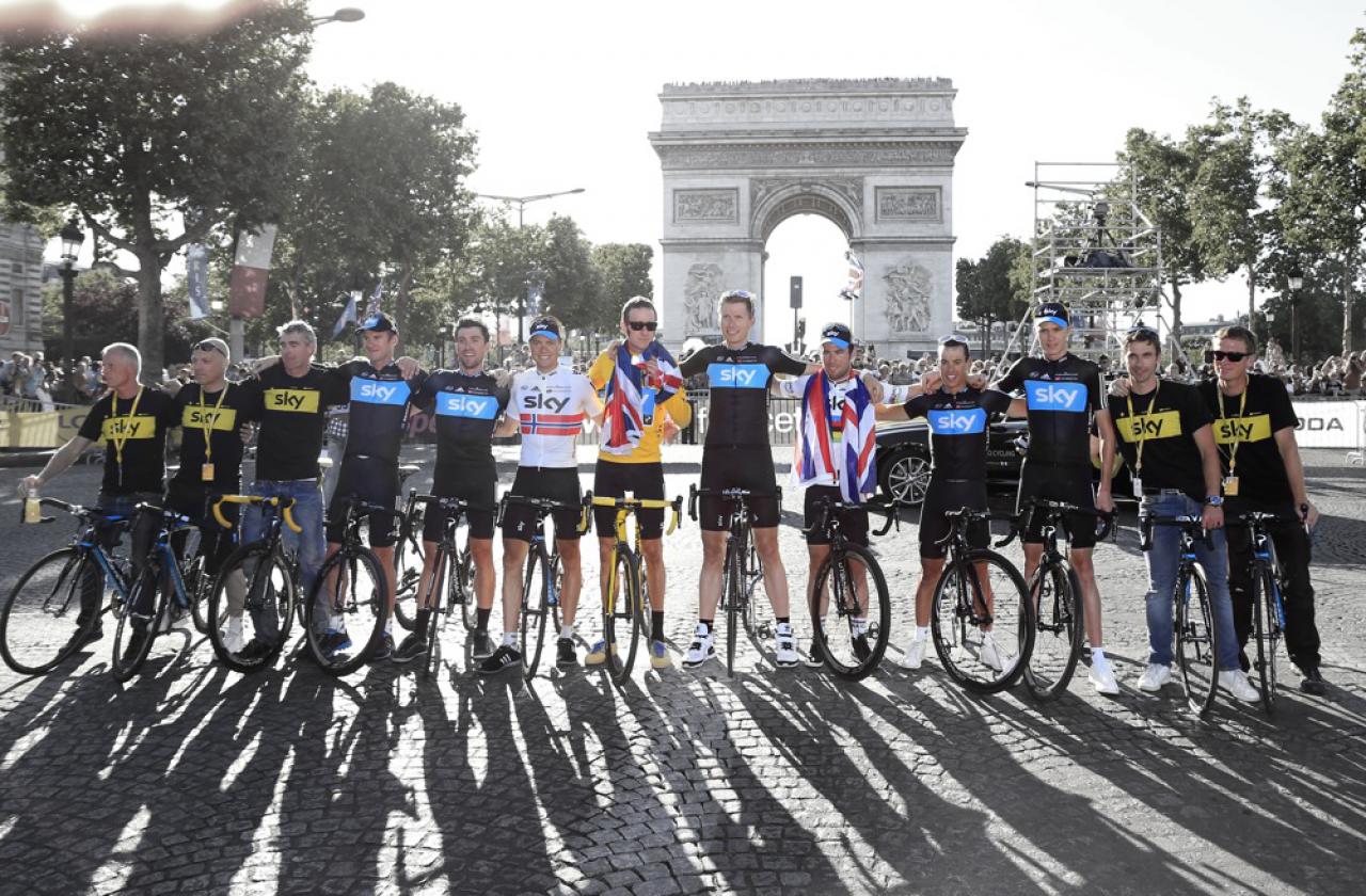 How to cross the road to the arc de triomphe Sky Reveals The Team That Will Support Chris Froome S Tour De France Challenge Road Cc
