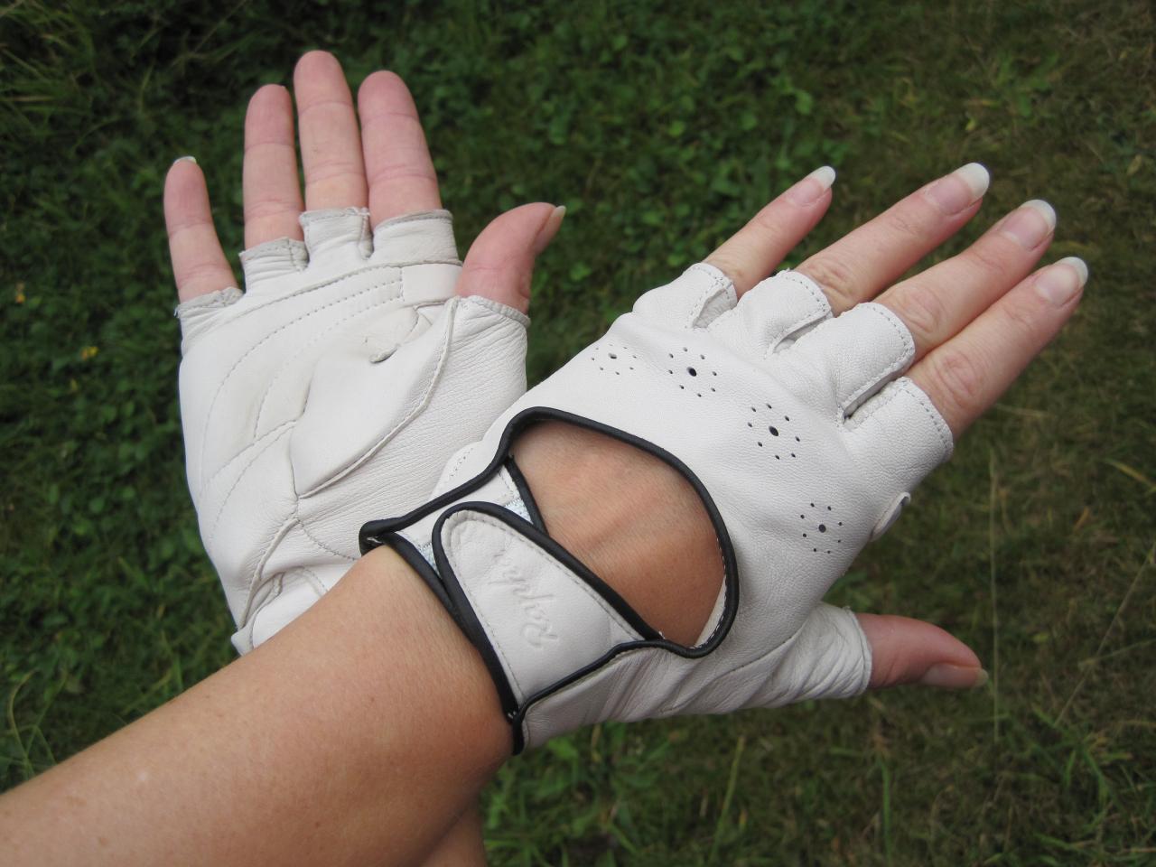 Review: Rapha Leather Town Gloves