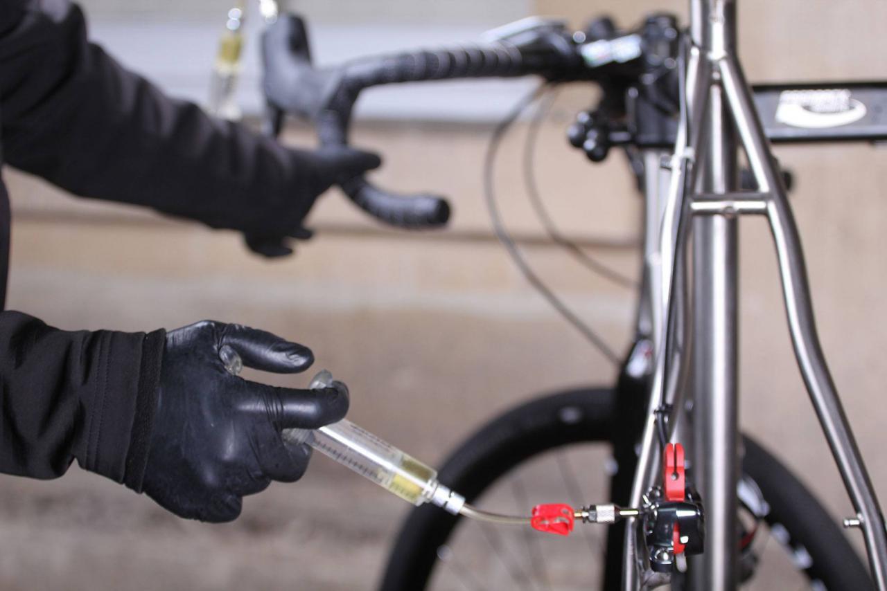 Прокачка гидравлических тормозов на велосипеде
