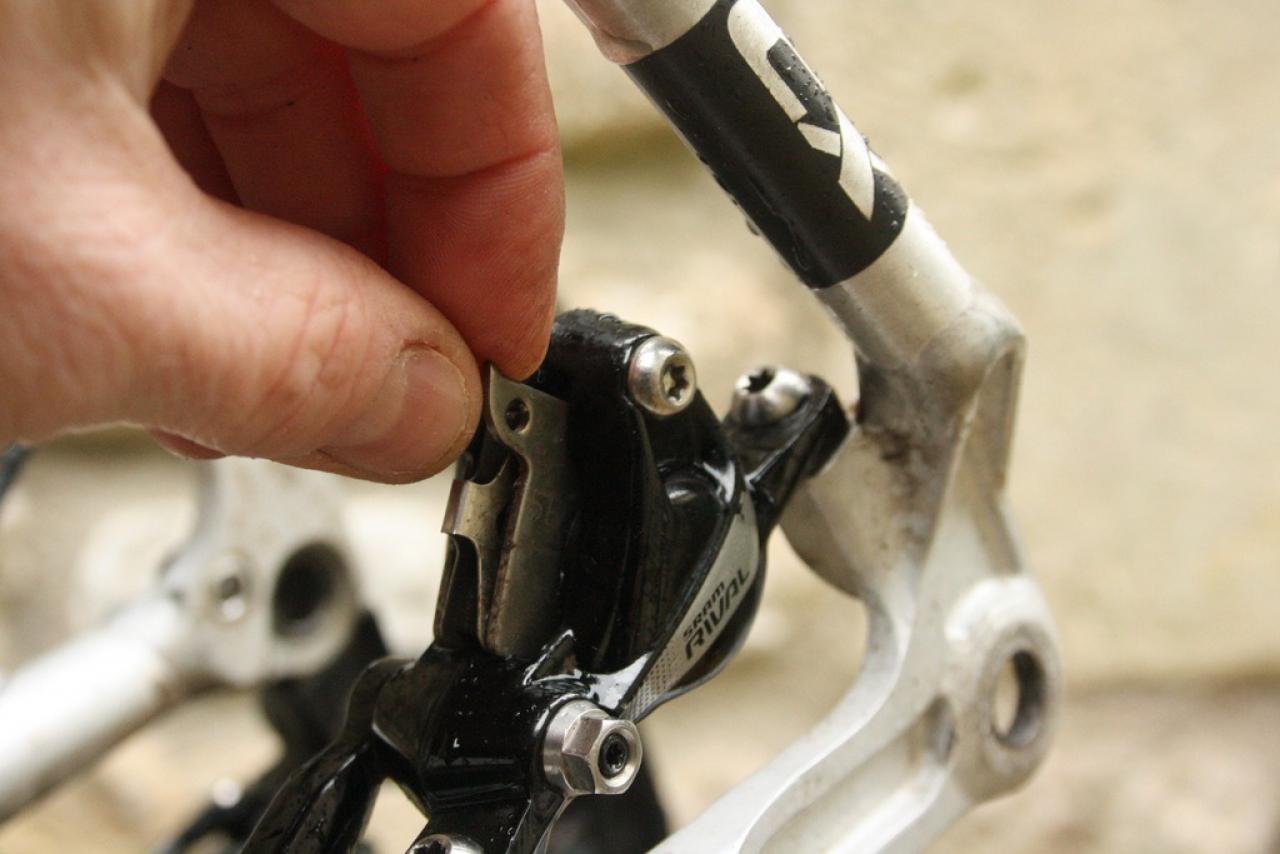 changing disc brake pads bike