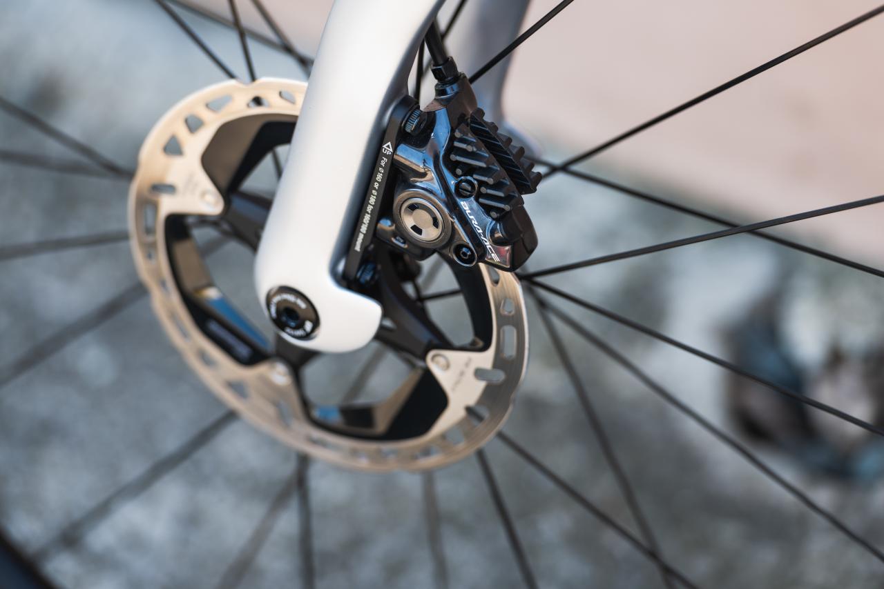 textura camuflaje Hipócrita Can you fit bigger rotors to a disc-brake road bike? | road.cc