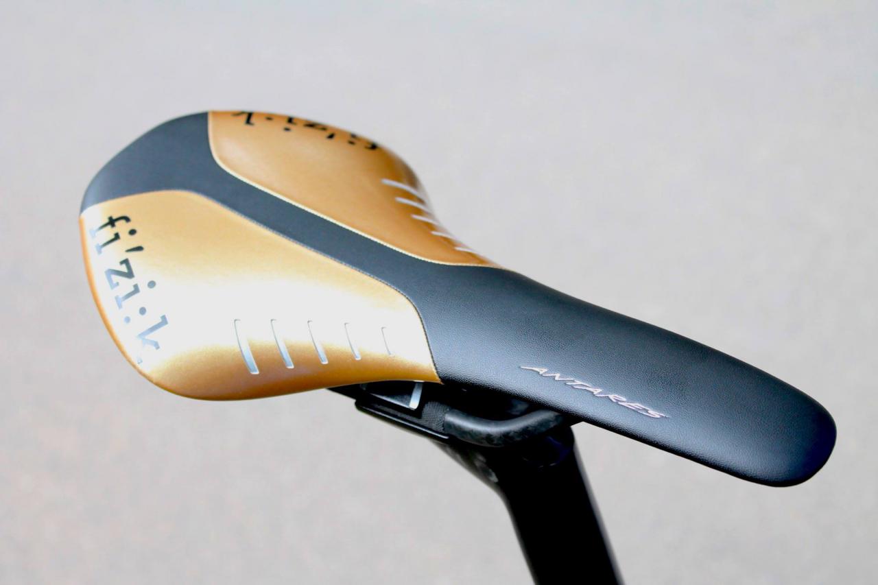 fizik saddle road bike