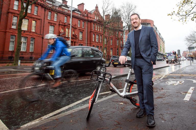 1 millionth Oxford Road cycle journey - Chris Boardman (credit - Chris Foster).jpg