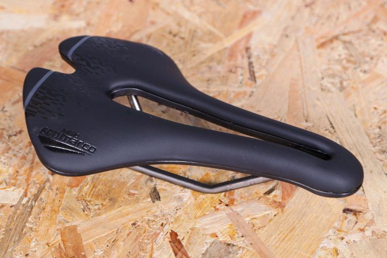 fizik vento argo r1 saddle review