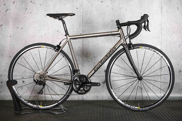 Road bike 8k price sale