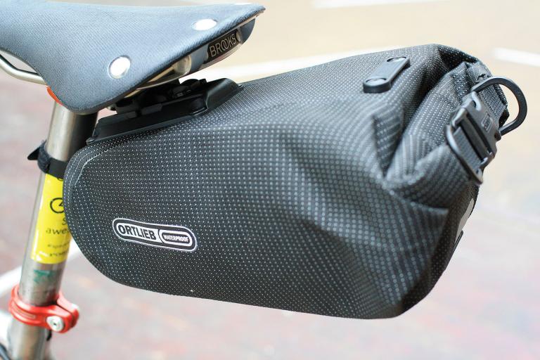 diy bike saddle bolsa