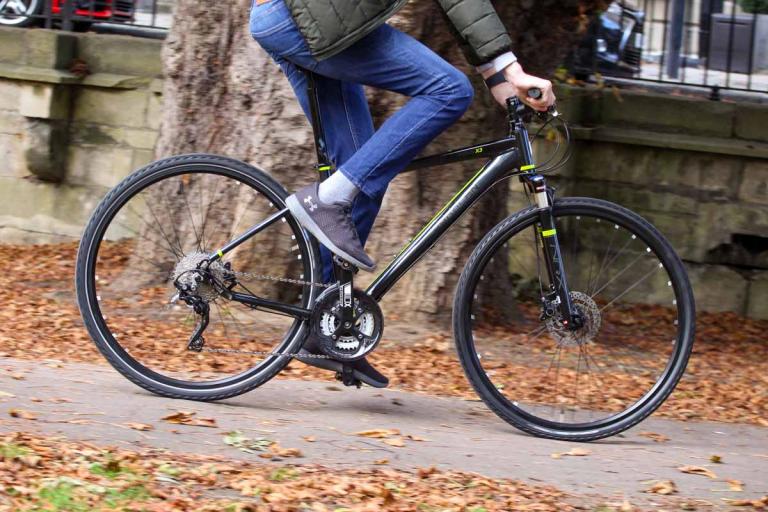 saracen urban esc hybrid bike