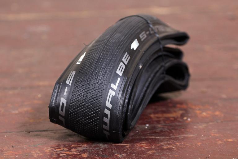 lifeline prime armour road tyre