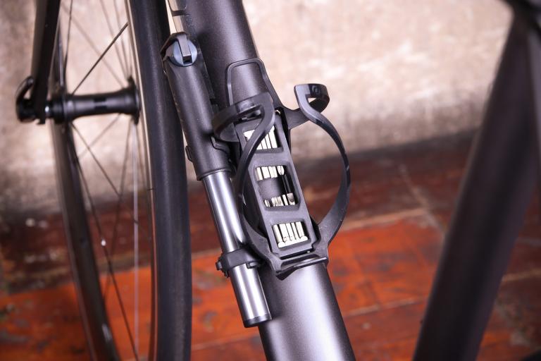 water bottle cages for road bikes